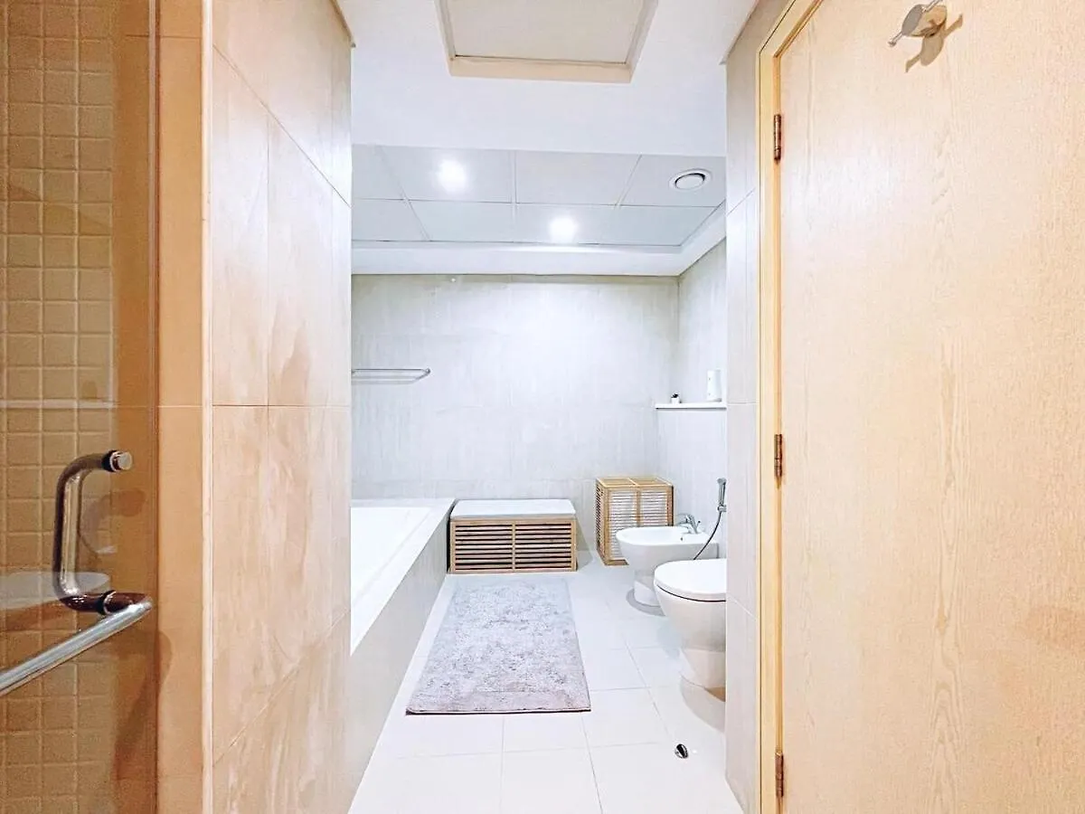 Private Beach Access - Canal View Dubai Apartment