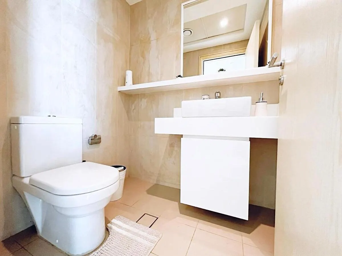Private Beach Access - Canal View Dubai Apartment